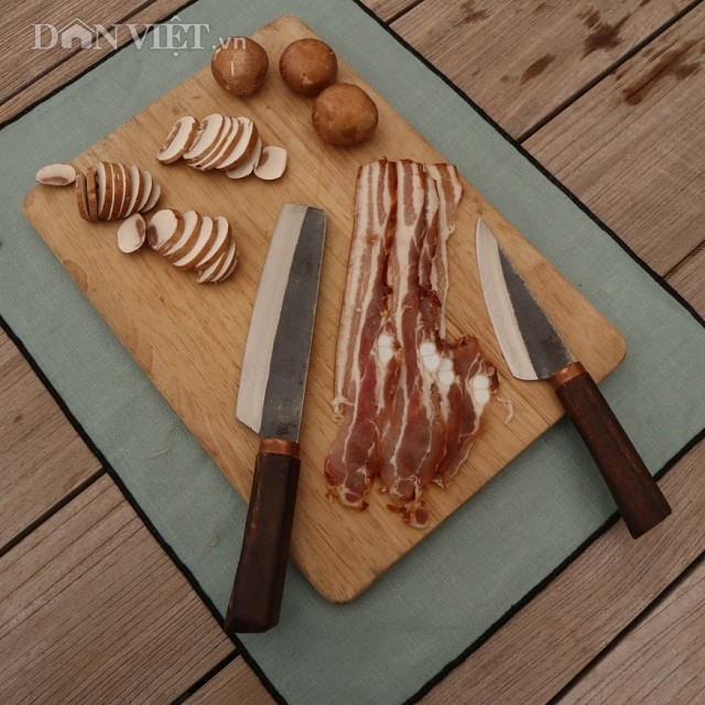 Những chiếc dao của người nông dân Ngô Thanh Quang có mặt tại bếp ăn của một số gia đình bên Đức.