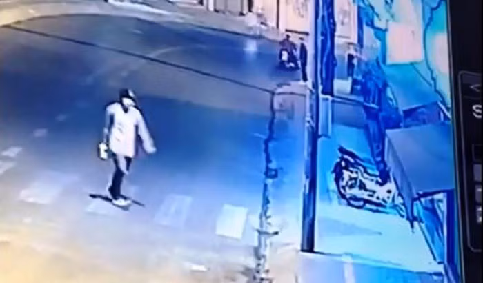 Sau đó đối tượng này đi về hướng bùng binh Hải Thượng Đà Lạt.