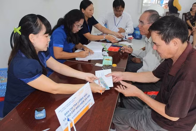 Dự kiến, từ ngày 1-7-2020, lương hưu, trợ cấp BHXH và trợ cấp hàng tháng sẽ tăng thêm 7,382% theo mức lương cơ sở mới