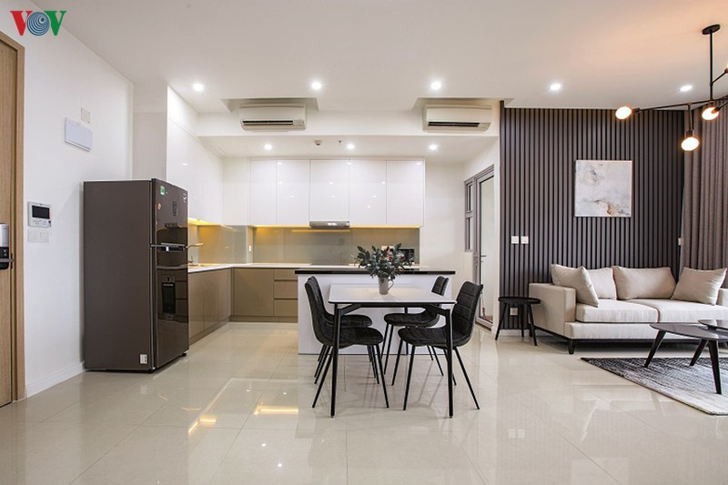 Ngoại trừ hai phòng ngủ riêng tư, các không gian khác như phòng khách, phòng bếp – ăn và khu học tập – làm việc được thiết kế liên thông để tạo ra một không gian lớn, thoáng mở, tiện dụng cho sinh hoạt. Ngoại trừ hai phòng ngủ riêng tư, các không gian khác như phòng khách, phòng bếp – ăn và khu học tập – làm việc được thiết kế liên thông để tạo ra một không gian lớn, thoáng mở, tiện dụng cho sinh hoạt.