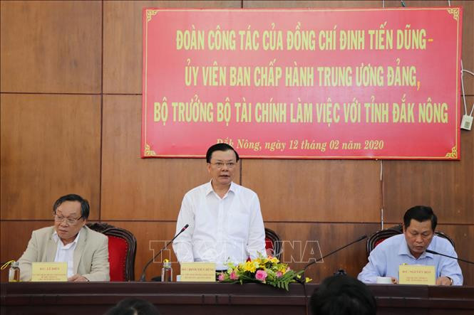 Bộ trưởng Đinh Tiến Dũng phát biểu tại buổi làm việc. Bộ trưởng Đinh Tiến Dũng phát biểu tại buổi làm việc.