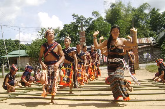 Thông qua lễ hội, phát huy các giá trị văn hóa tốt đẹp mang đậm bản sắc văn hóa dân tộc