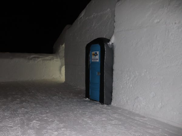 Các phòng không có phòng tắm riêng. Các phòng không có phòng tắm riêng.