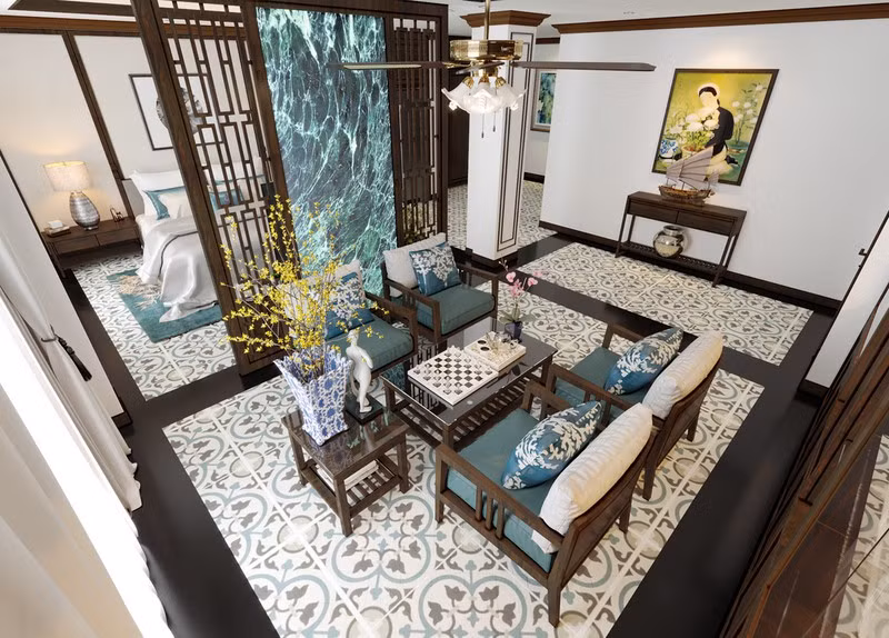 Tranh trang trí, hoa và vật lưu niệm được trưng bày theo đúng phong cách của ngôi nhà.