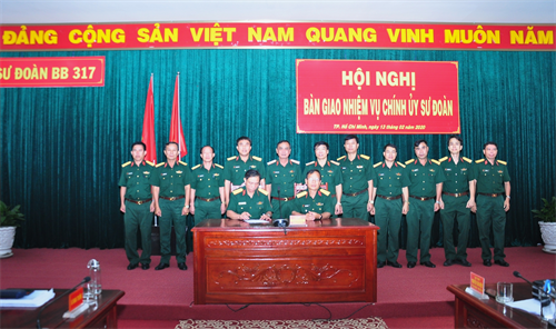 Bàn giao chức trách, nhiệm vụ Chính ủy Sư đoàn 317.
