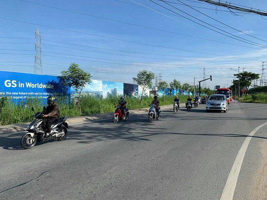 Bên ngoài dự án được quây tôn ĐÌNH SƠN