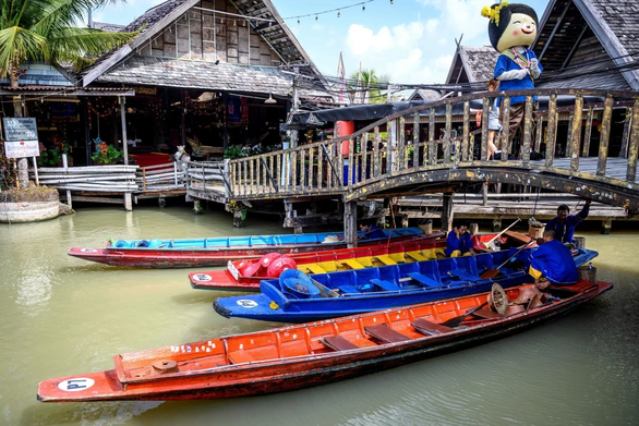 Cảnh ế ẩm ở chợ nổi Pattaya ngày 12-2. Đây là một địa điểm du lịch thu hút rất nhiều khách Trung Quốc - Ảnh: AFP Cảnh ế ẩm ở chợ nổi Pattaya ngày 12-2. Đây là một địa điểm du lịch thu hút rất nhiều khách Trung Quốc - Ảnh: AFP