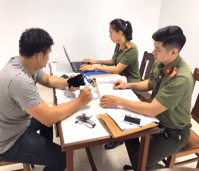 Quản trị viên trang Fanpage Tin nóng Đà Nẵng bị công an triệu tập đến trụ sở làm việc về hình ảnh sai sự thật liên quan vụ án người Trung Quốc sát hại đồng hương ở Đà Nẵng