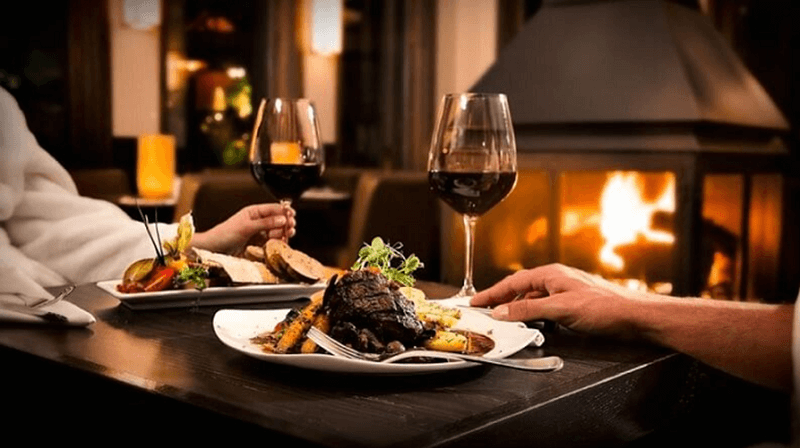  Tự tay nấu bữa tối là sự lựa chọn hợp lý. Ảnh: T.L