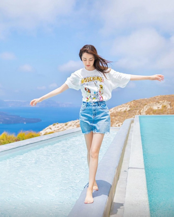  Hơn thế, hình thể của cô cũng thuộc hàng 