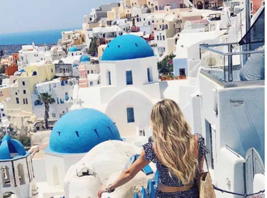  Đảo Santorini. Ảnh: Forbes