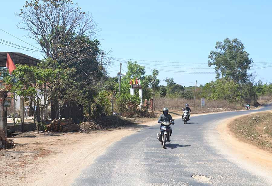 Một góc xã Hà Bầu (huyện Đak Đoa). Ảnh: H.C  Một góc xã Hà Bầu (huyện Đak Đoa). Ảnh: H.C