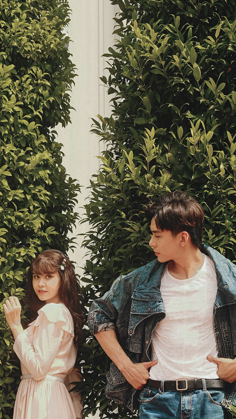 Những khán giả đã yêu thích MV “Anh còn ở đó không?” của Trương Quỳnh Anh chắc chắn khi xem bộ ảnh này sẽ rất thích thú, và thêm yêu câu chuyện tình yêu bi kịch mà nhiều cảm xúc đằng sau MV này. Những khán giả đã yêu thích MV “Anh còn ở đó không?” của Trương Quỳnh Anh chắc chắn khi xem bộ ảnh này sẽ rất thích thú, và thêm yêu câu chuyện tình yêu bi kịch mà nhiều cảm xúc đằng sau MV này.