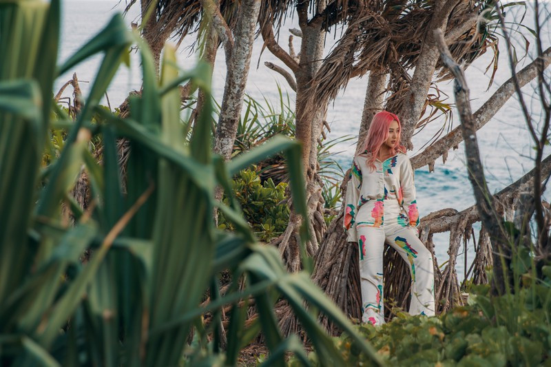 Nữ diễn viên thể hiện tinh thần tự do của BST. Nữ diễn viên thể hiện tinh thần tự do của BST.