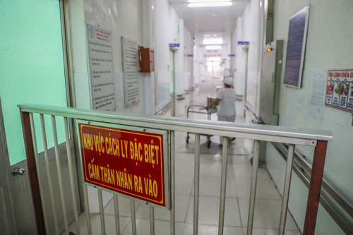 Khu vực cách ly đặc biệt tại Bệnh viện Chợ Rẫy Ảnh: HOÀNG TRIỀU