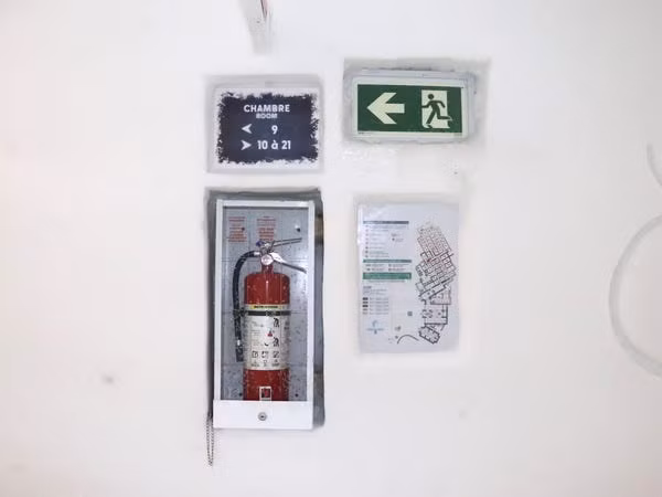 Được làm bằng tuyết nhưng khách sạn vẫn có điện và các tính năng an toàn tương tự các khách sạn thông thường.