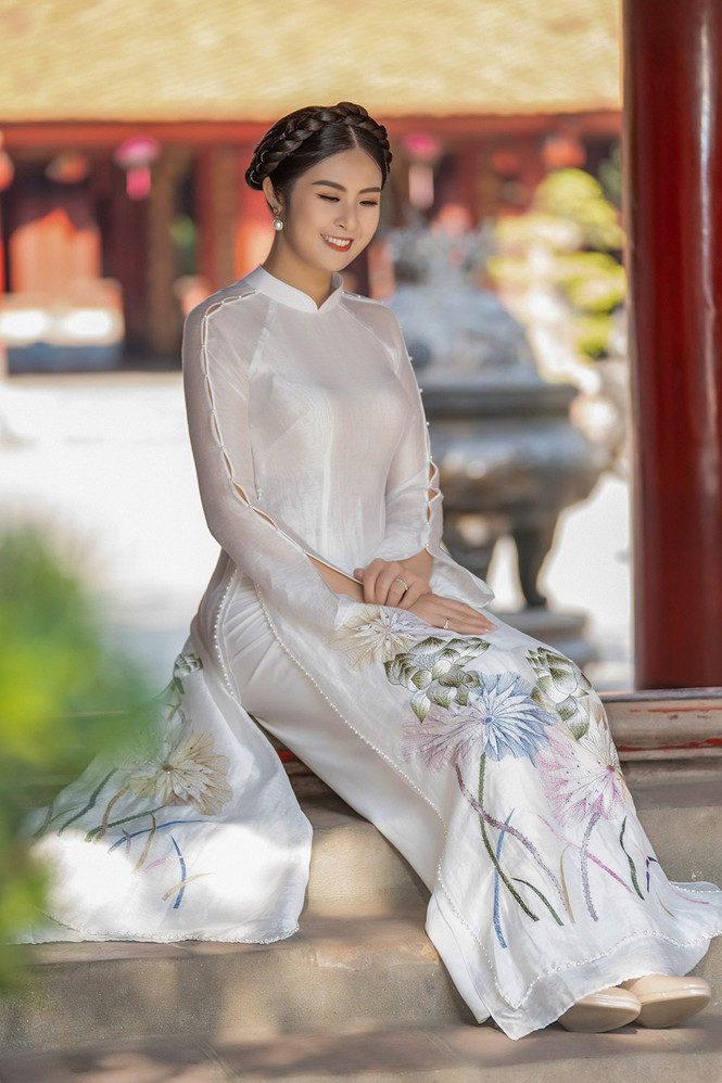 Người đẹp hứa sẽ chia sẻ với người hâm mộ về chuyện trọng đại vào thời điểm thích hợp. Người đẹp hứa sẽ chia sẻ với người hâm mộ về chuyện trọng đại vào thời điểm thích hợp.