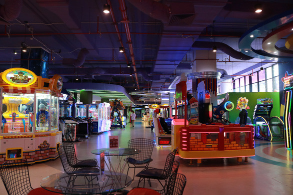 Sau tết, những khu mua sắm giảm giá đến 50% vẫn chỉ có lẻ tẻ vài khách - Ảnh: NHẬT THỊNH Sau tết, những khu mua sắm giảm giá đến 50% vẫn chỉ có lẻ tẻ vài khách - Ảnh: NHẬT THỊNH