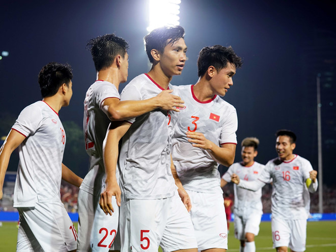 Đoàn Văn Hậu còn rât trẻ, đáp ứng đủ mọi yêu cầu cơ bản của bóng đá châu Âu. Anh xứng đáng được trao thêm cơ hội/Độc Lập