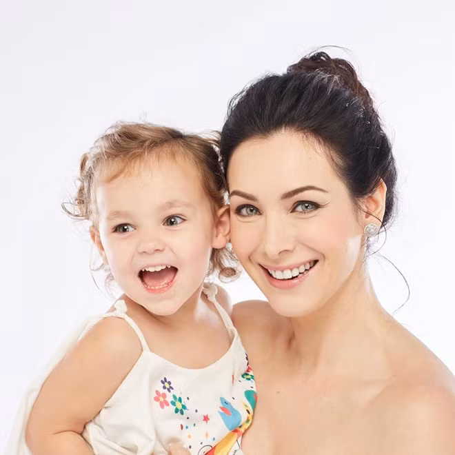 Sau khi lập gia đình, sinh con, cô tích cực làm mới mình và tạo cơ hội để bản thân thử nghiệm ở nhiều vai trò như diễn viên, ca sĩ, MC, vũ công, ngôi sao truyền hình thực tế… - Ảnh: BTC