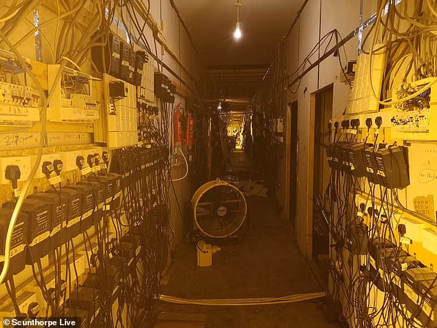  Nhà kho nơi 3 nạn nhân bị nhốt. Ảnh: Scunthorpe Live