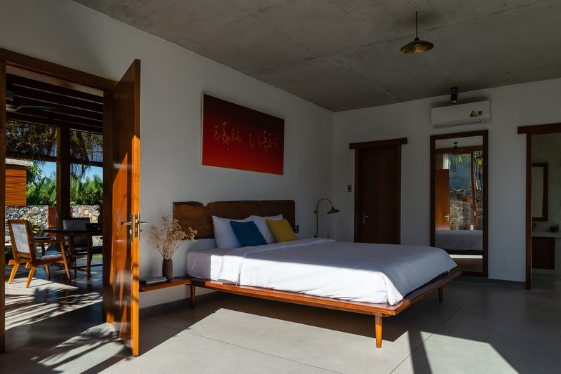 Một phòng ngủ kín đáo.