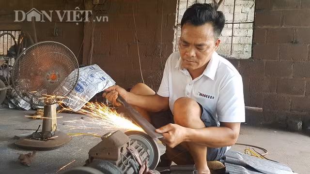 Ông Ngô Thanh Quang là một trong những hậu duệ góp phần gìn giữ, phát huy giá trị văn hóa, giá trị kinh tế của nghề rèn truyền thống làng An Tiêm. Theo truyền thuyết, nghề rèn của làng An Tiêm tính đến nay đã trãi qua 730 năm.