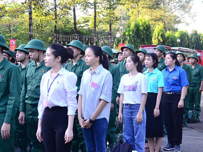 Cả 5 cô gái đều nhập ngũ vào Trường Quân sự Quân khu 7 - Ảnh: Nữ Vương