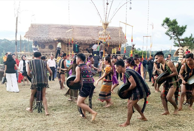Ngôi nhà sàn của bà Nga 