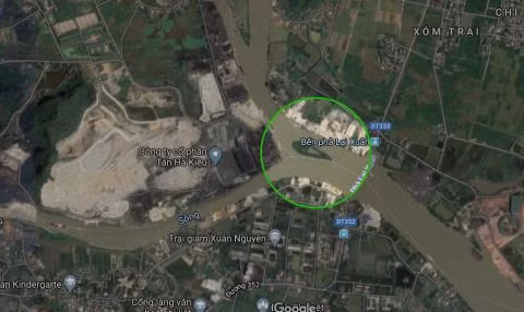 Khu vực phát hiện bãi cọc mới tại ngã ba sông Kinh Thầy, sông Đá Vách và sông Đá Bạc và đang là ao nuôi cá của gia đình ông Đào Văn Đến. (Ảnh: TNMT) Khu vực phát hiện bãi cọc mới tại ngã ba sông Kinh Thầy, sông Đá Vách và sông Đá Bạc và đang là ao nuôi cá của gia đình ông Đào Văn Đến. (Ảnh: TNMT)