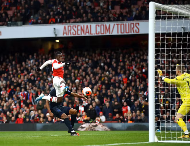 Tiền đạo trẻ Eddie Nketiah có trận đấu xuất sắc góp công vào chiến thắng của Arsenal - AFP