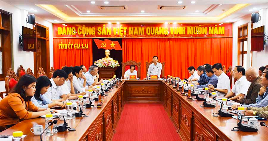  Bí thư Tỉnh ủy Dương Văn Trang phát biểu tại buổi làm việc. Ảnh: T.D