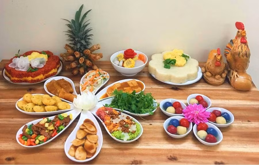 Mâm cỗ cúng Rằm tháng Giêng không nhất thiết phải mâm cao cỗ đầy mà nên tuỳ từng điều kiện, hoàn cảnh. Ảnh: ST.