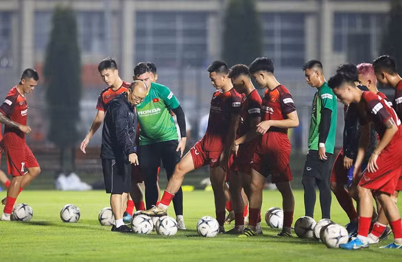 Thử thách đang chờ đợi HLV Park Hang Seo cùng đội tuyển VN trước trận đấu quan trọng với chủ nhà Malaysia - Ảnh: ANH HOÀNG