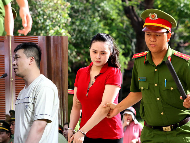  Văn Kính Dương và Ngọc Miu hồi phiên tòa sơ thẩm tháng 5.2019 - Ảnh: Khả Hòa