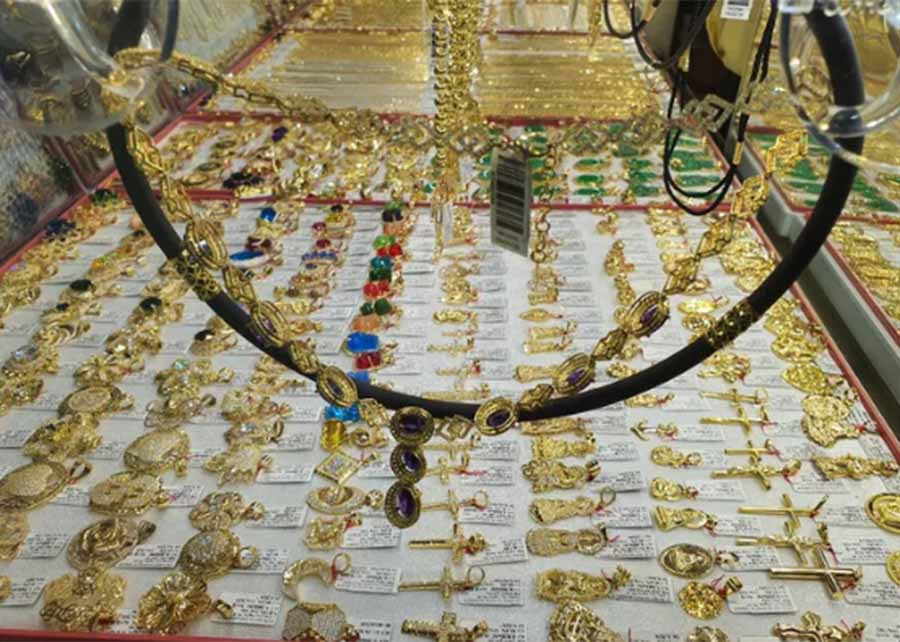 Giá vàng rơi thẳng đứng. Ảnh: Linh Anh