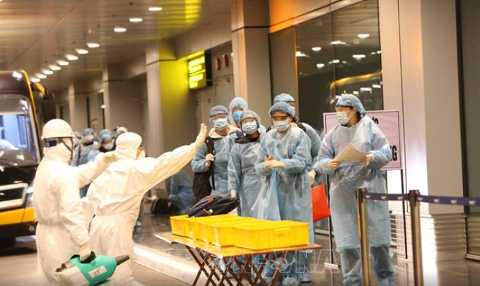 Ngày 10/2, chuyến bay của Vietnam Airlines đã đưa các công dân Việt Nam từ Trung Quốc trở về tại Cảng hàng không Vân Đồn (Quảng Ninh). Ngày 10/2, chuyến bay của Vietnam Airlines đã đưa các công dân Việt Nam từ Trung Quốc trở về tại Cảng hàng không Vân Đồn (Quảng Ninh).