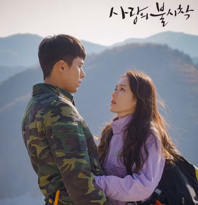 Phim hấp dẫn mới lạ với nội dung kể về mối tình bất ngờ của anh lính Triều Tiên và cô tiểu thư giàu có Yoon Seri với cú nhảy dù ngoạn mục thay đổi cả cuộc đời. Phim phần nào đem lại cho khán giả cái nhìn về cuộc sống và văn hóa, con người Triều Tiên - vốn được mệnh danh 