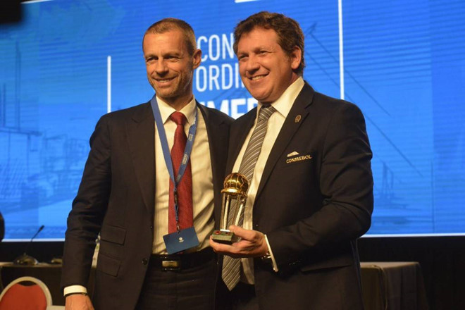 Hai người đứng đầu UEFA và CONMEBOL đã bắt tay hợp tác - CHỤP MÀN HÌNH