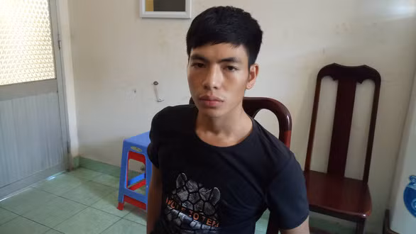 Nguyễn Văn Tuấn lúc bị bắt - Ảnh: QUỲNH GIANG