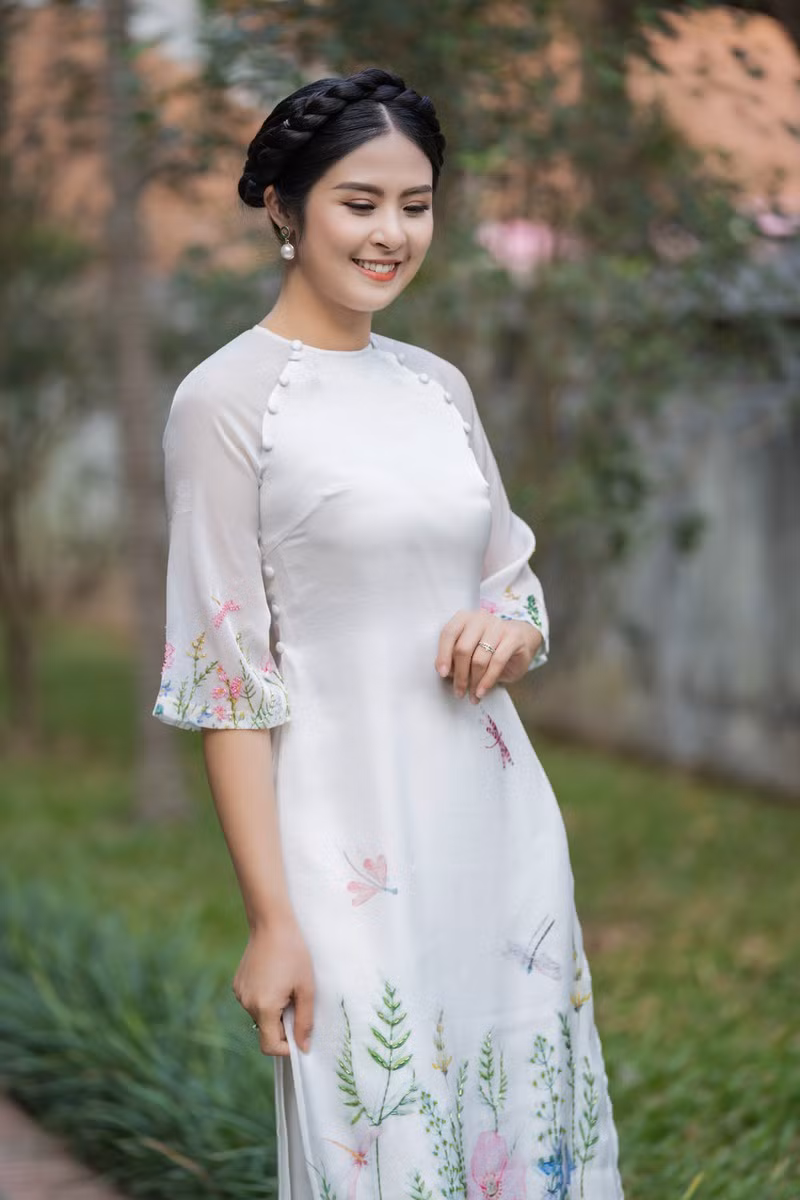  Cởi mở về những thiết kế của mình nhưng Ngọc Hân rất kín tiếng về chuyện đời tư. Cô đã tổ chức lễ dạm ngõ hôm 23/11/2019 với bạn trai lâu năm và đang chuẩn bị đám cưới nhưng không tiết lộ kế hoạch cụ thể. 