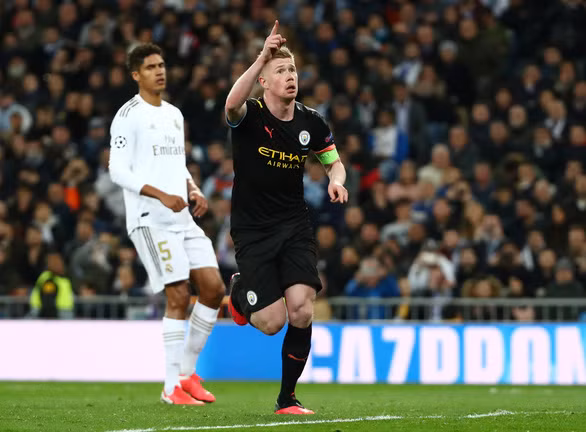  De Bruyne ăn mừng bàn thắng nâng tỉ số lên 2-1 cho Man City - Ảnh: REUTERS