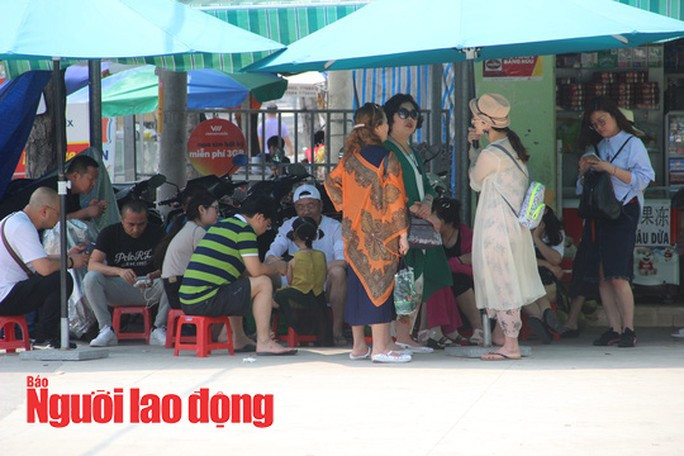 Người Trung Quốc tham gia du lịch tại Khánh Hòa  Người Trung Quốc tham gia du lịch tại Khánh Hòa
