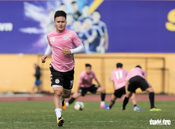 Anh bỏ lỡ hai trận giao hữu với CLB Viettel. Tính đến chiều 27-2, Quang Hải vẫn phải tập riêng - Ảnh: HỮU TẤN Anh bỏ lỡ hai trận giao hữu với CLB Viettel. Tính đến chiều 27-2, Quang Hải vẫn phải tập riêng - Ảnh: HỮU TẤN