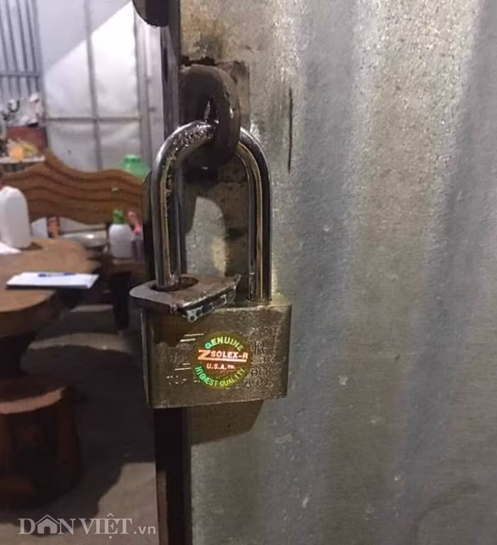  Kẻ gian đã cắt khuy khóa và đột nhập vào nhà trồng phong lan đột biến lấy đi hơn 150 giò phong lan đột biến các loại.