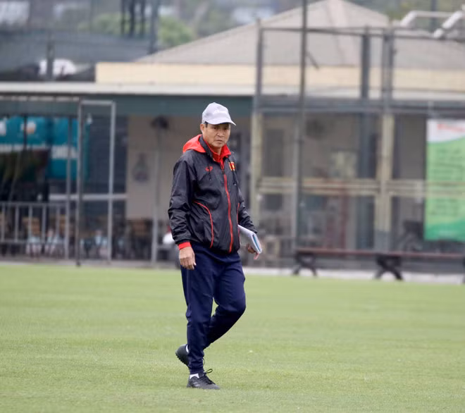 Sau tấm HCV SEA Games 30, HLV Mai Đức Chung lại 