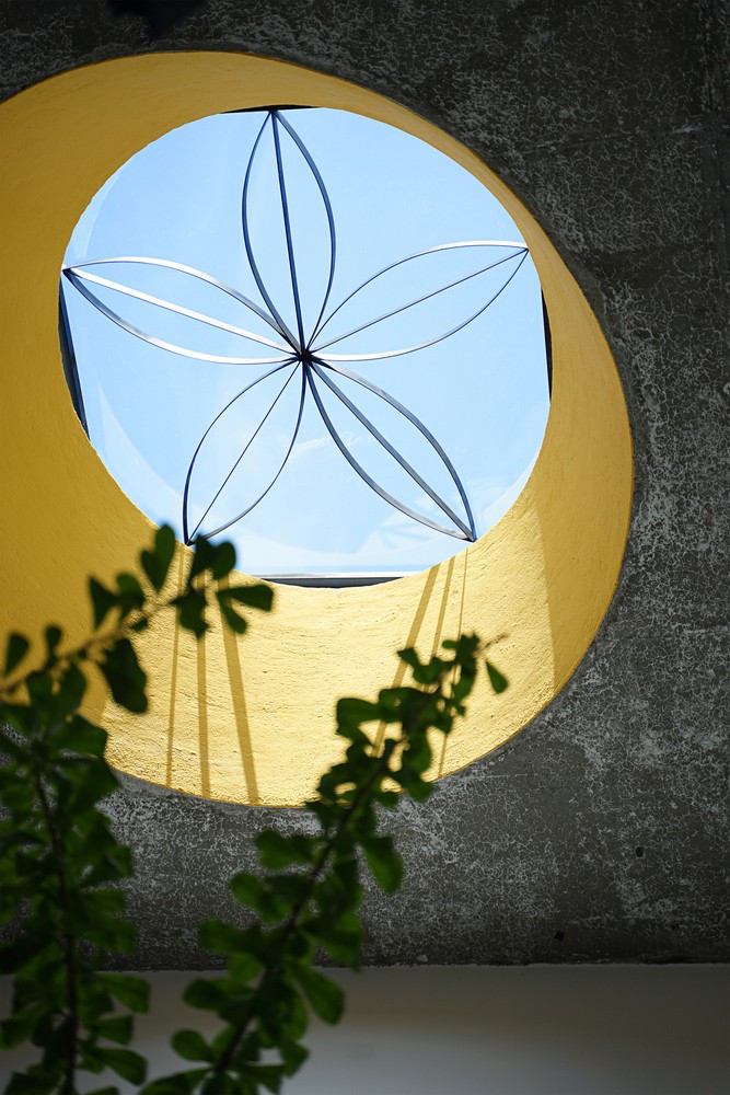 Cửa thông gió hình hoa cúc. Cửa thông gió hình hoa cúc.