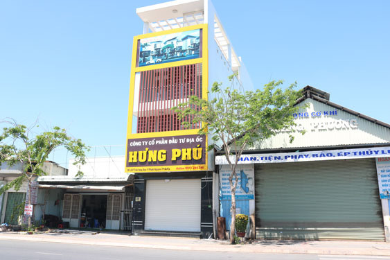 Trụ sở Công ty CP Đầu tư địa ốc Hưng Phú tại TP Bà Rịa đã đóng cửa từ lâu Ảnh: NGỌC GIANG