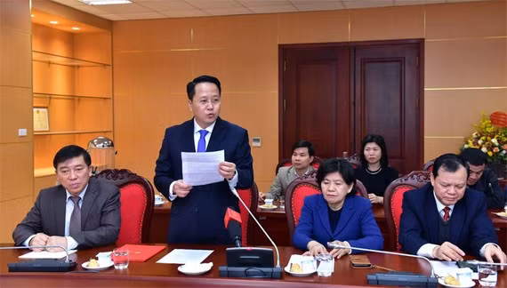 Tân Phó Trưởng ban Dân nguyện Hoàng Anh Công phát biểu nhận nhiệm vụ