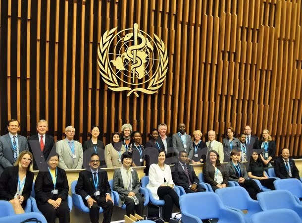 Các thành viên Hội đồng STAG TB, phó giáo sư-tiến sỹ Nguyễn Viết Nhung ngồi ngoài cùng bên phải.